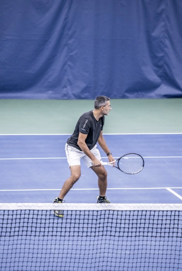 Ready stance at the net